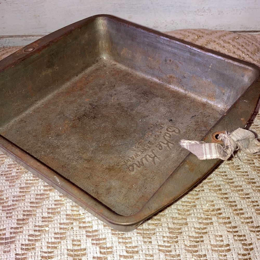 Rustic Metal Square Baking Pan Primitive Kitchen Decor - Picture 2 of 8